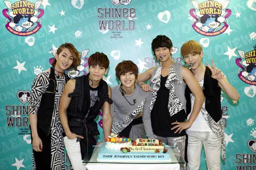 [INFO|260612] SHINee celebró su primer aniversario en Japón Shineedyou_1
